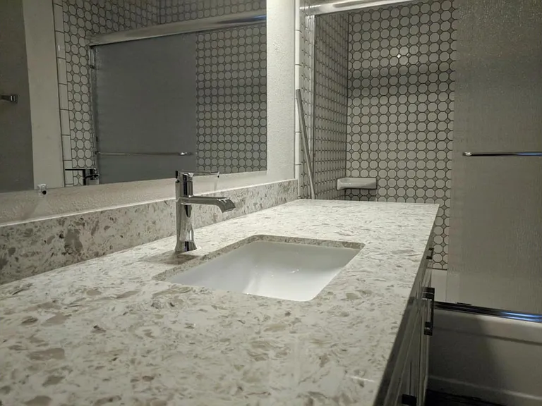 806 Arthur St — Photo 10