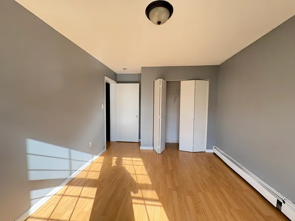 35 Fairview Avenue image 5 of 6