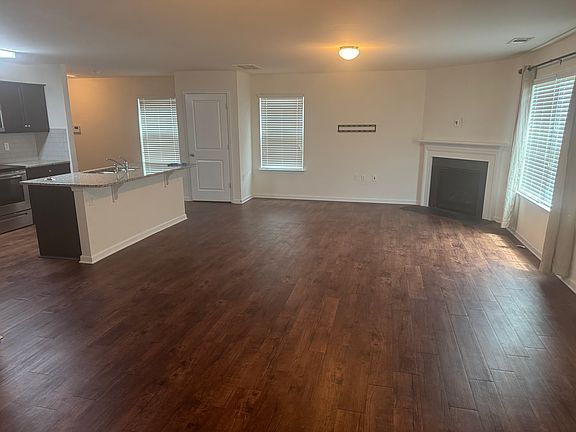 5th image of 4131 Long Arrow Dr