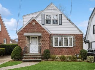 62 Whitney Ave, Floral Park, NY 11001