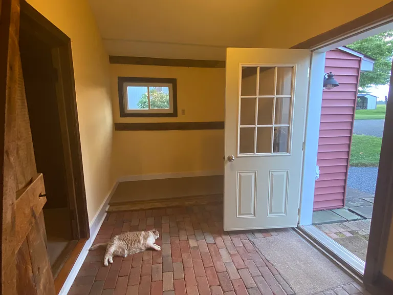 336 E Dark Hollow Rd — Photo 9