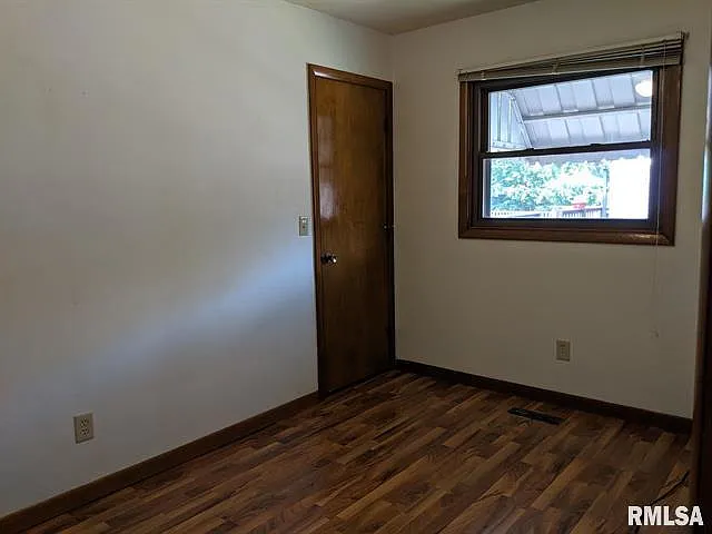 2419 Delaware Dr — Photo 11