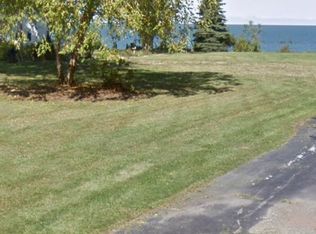 3643 Lake Rd, Sheffield Lake, OH 44054