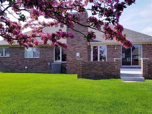 2nd image of 15714 Retreat Dr