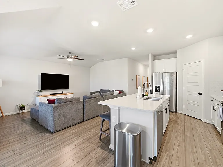 4546 Longhorn Crst — Photo 6