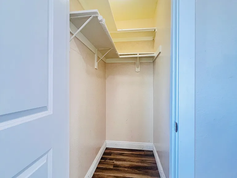 172 N Mariposa Ave #C — Photo 11