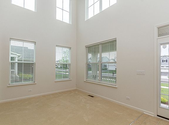 3rd image of 8902 Pearsall Dr