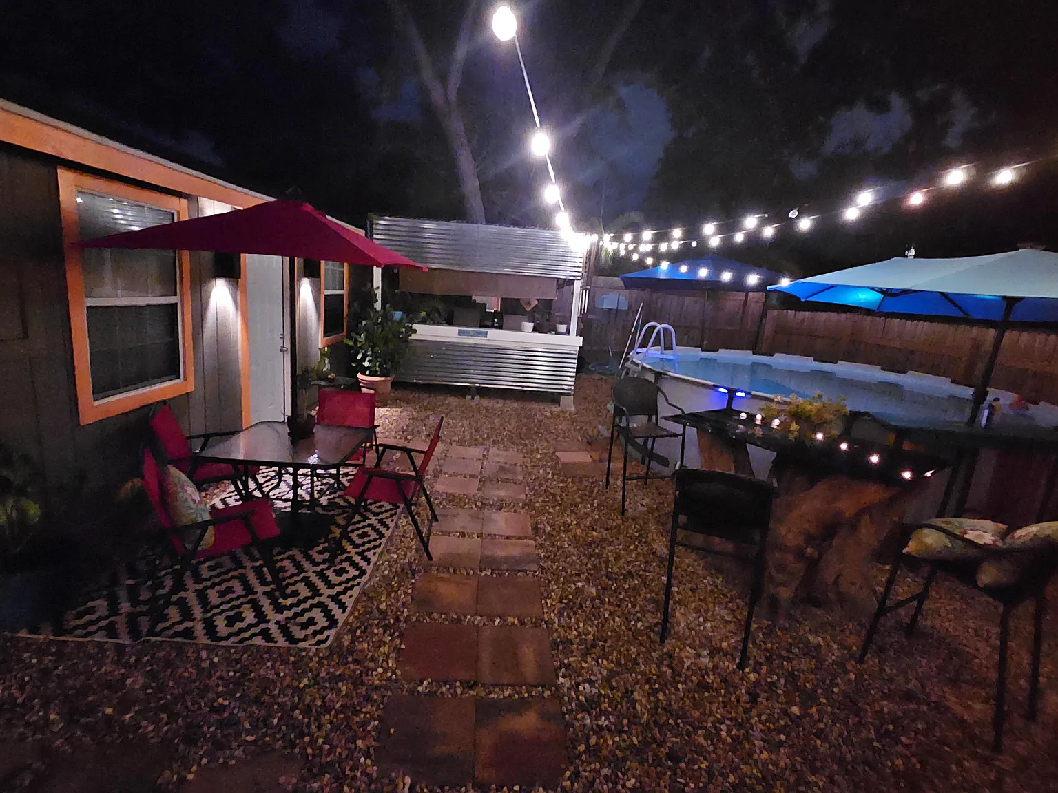 2 bed, 800 sqft, $2,400 — Photo 2