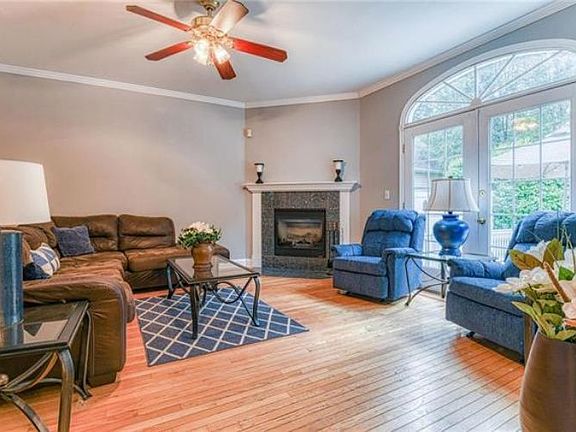 5th image of 52 Clairmont Ave