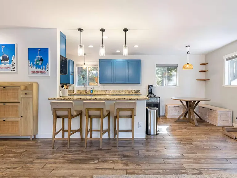10990 Palisades Dr — Photo 18