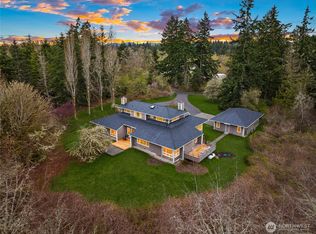 10123 NE Kitsap St, Bainbridge Island, WA 98110