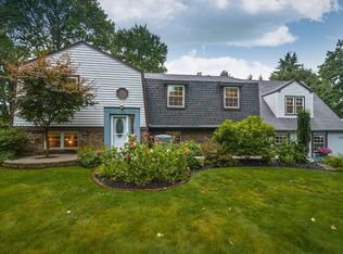 221 Hemlock Dr, North Wales, PA 19454