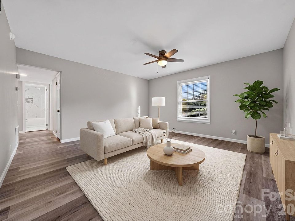 1st image of 2610 Park Rd APT E