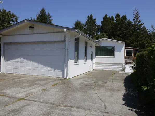 1600 Rhododendron Dr Space 228, Florence, OR 97439