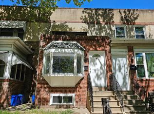 2633 S 71st St, Philadelphia, PA 19142