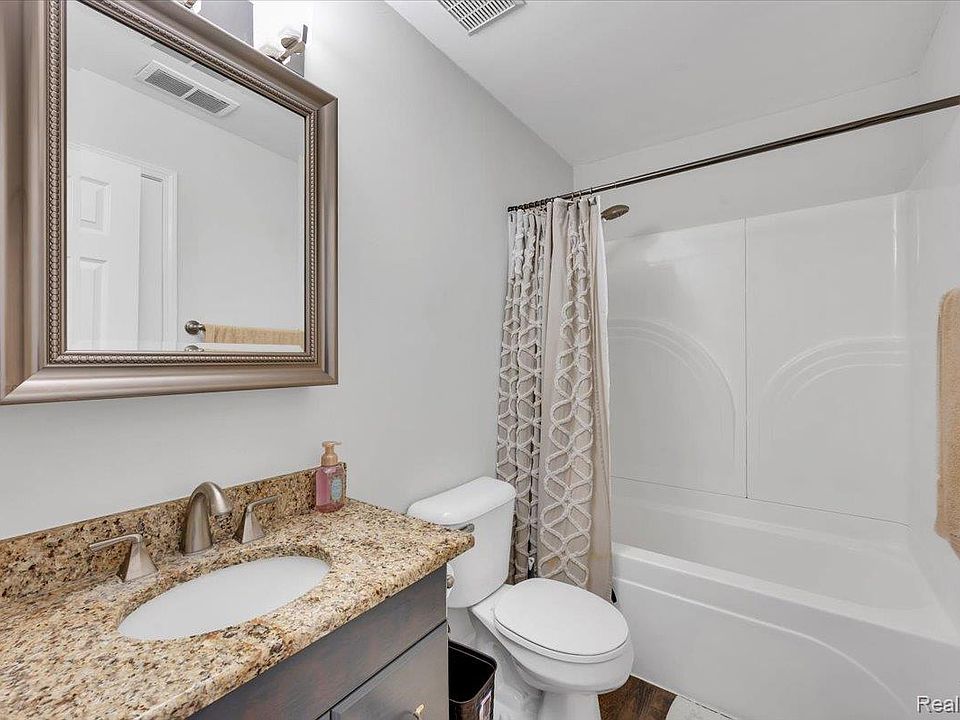 1522 Oregon Ct, photo 25