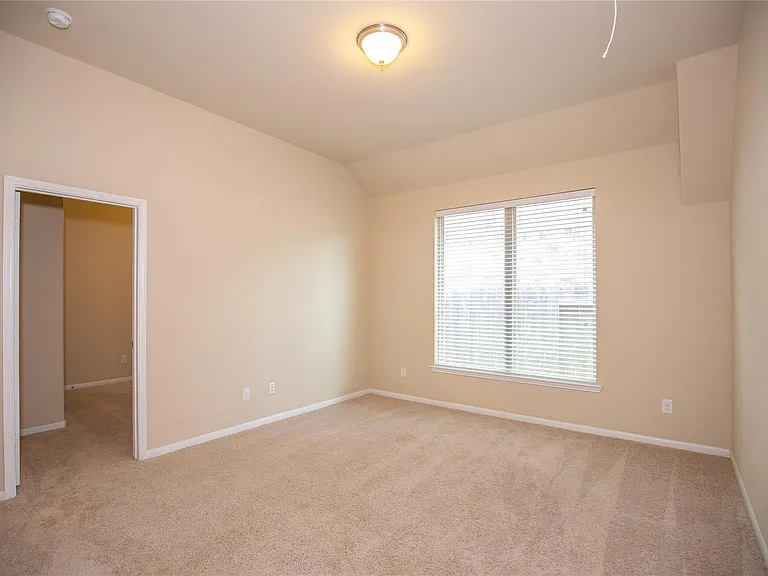 311 Lockridge Hill Ln — Photo 24
