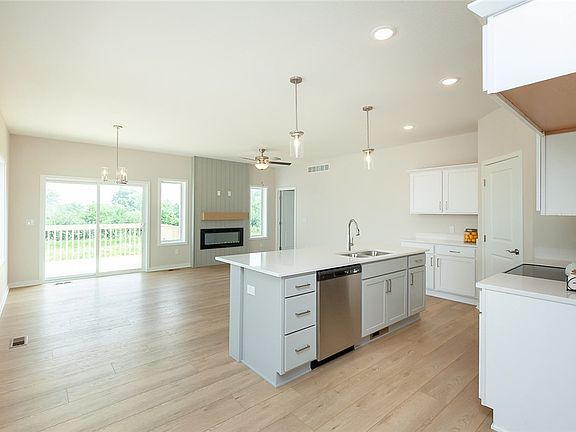 4th image of 1122 Westview Dr