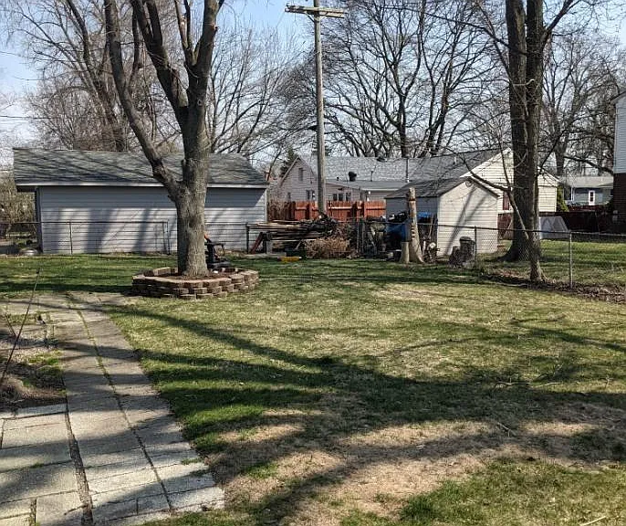 1704 Rowland Ave — Photo 24