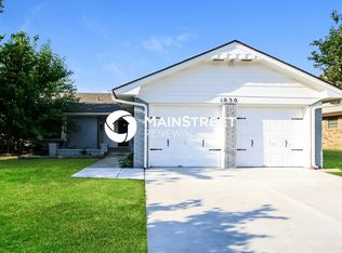 1030 W Churchill Way, Mustang, OK 73064