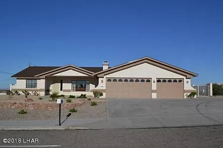 3 bed, 2.0 bath, 1694 sqft, $3,200 — Photo 1