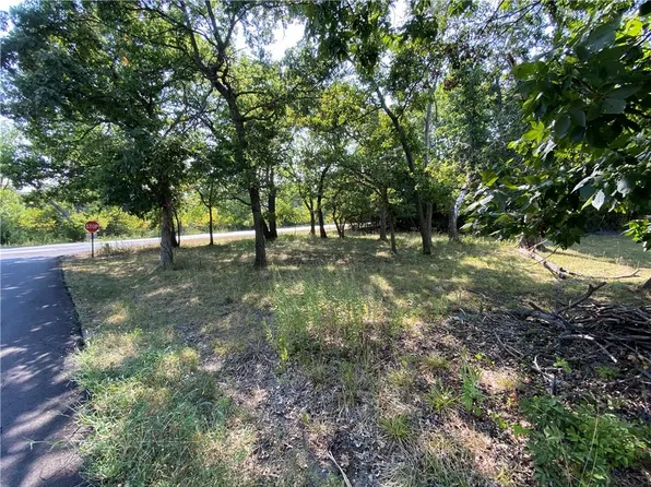 317 S Linn Valley Dr, Linn Valley, KS 66040