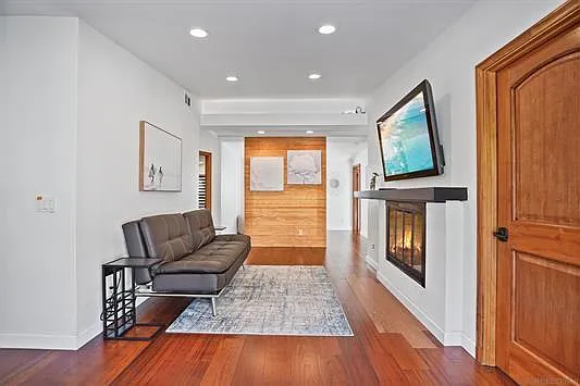 900 Highland Dr — Photo 24
