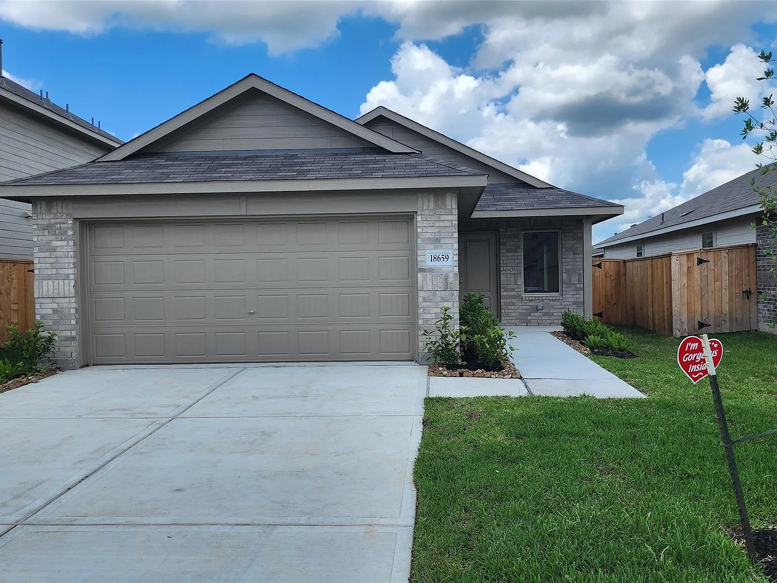 3 bed, 2.0 bath, 1311 sqft, $1,750 — Photo 3