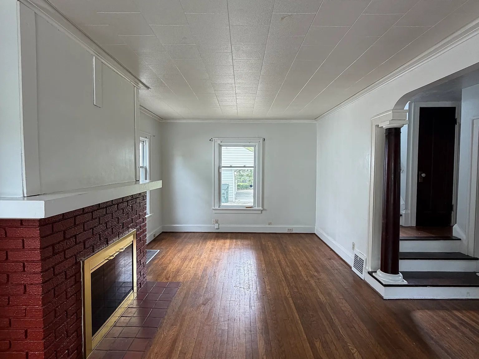 4 bed, 1750 sqft, $1,800 — Photo 2