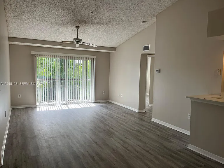 4171 N Haverhill Rd #1013 — Photo 14