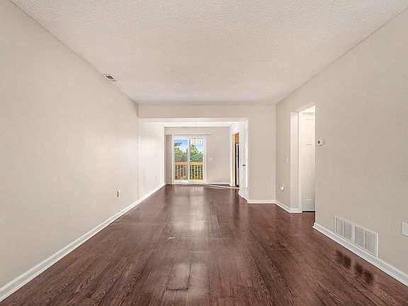 4th image of 6250 Lincolnshire Ct SE #18