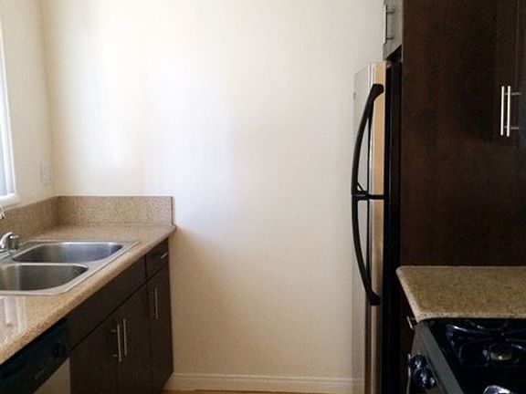 4th image of 2555 S Sepulveda Blvd APT 1