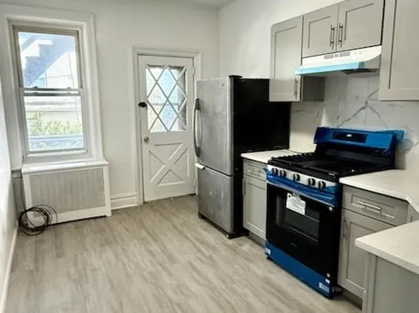 872 Broadway image 3 of 14