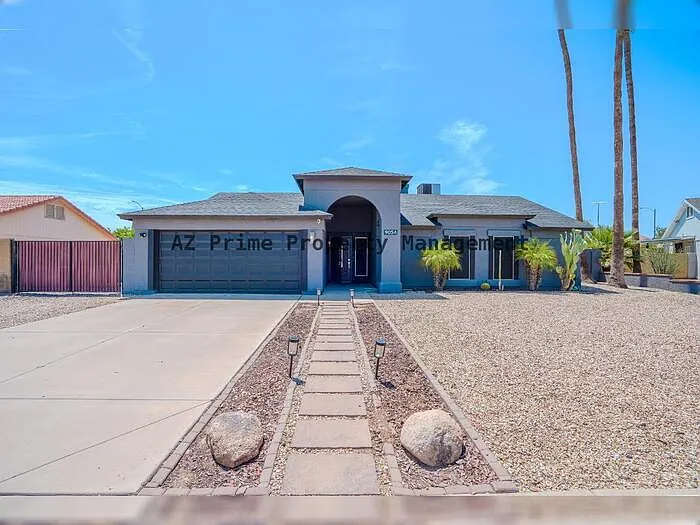 9054 N 84th Ln — Photo 2