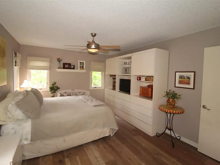 4532 Ascot Cir N — Photo 21