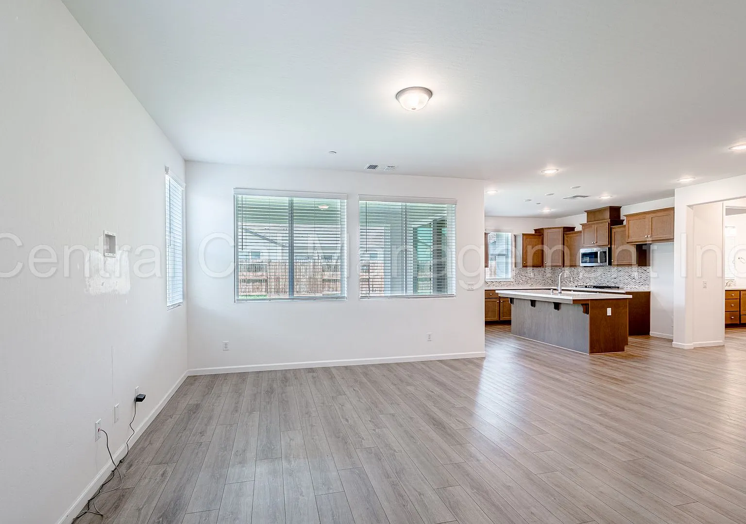 4 Bedroom/3 Bath Home with Solar in Community of Stockdale Ranch - $3095 per Month! — Photo 4
