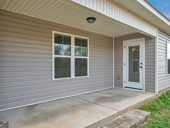 4th image of 629 Broderick Cir