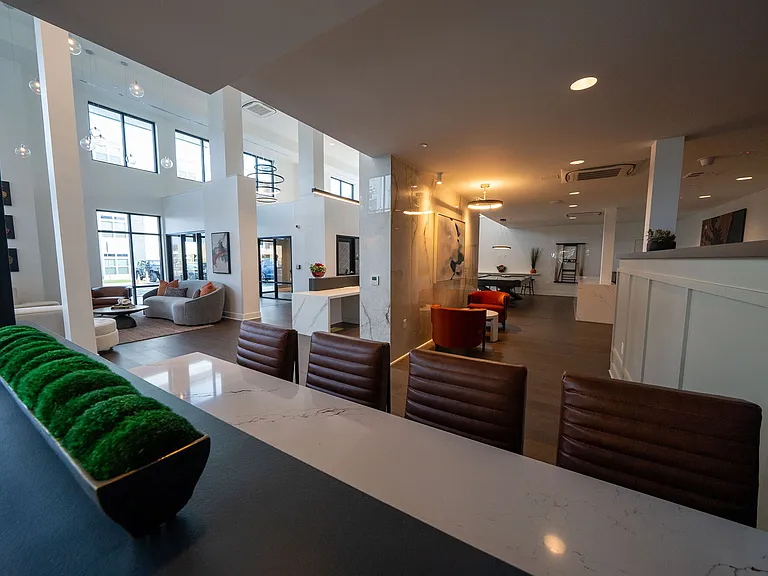 Clubhouse Seating (1st Floor)