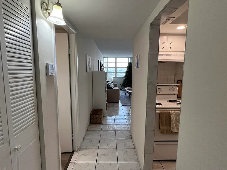 1301 Miami Gardens Dr #514W — Photo 9