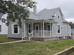 1014 5th St, Fairbury, NE 68352