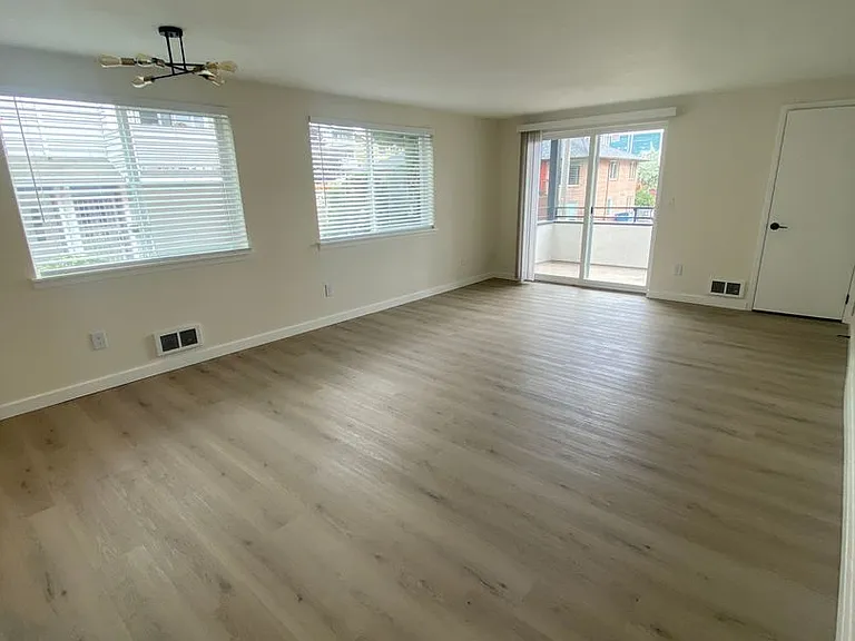 Arie Apartments — Photo 12