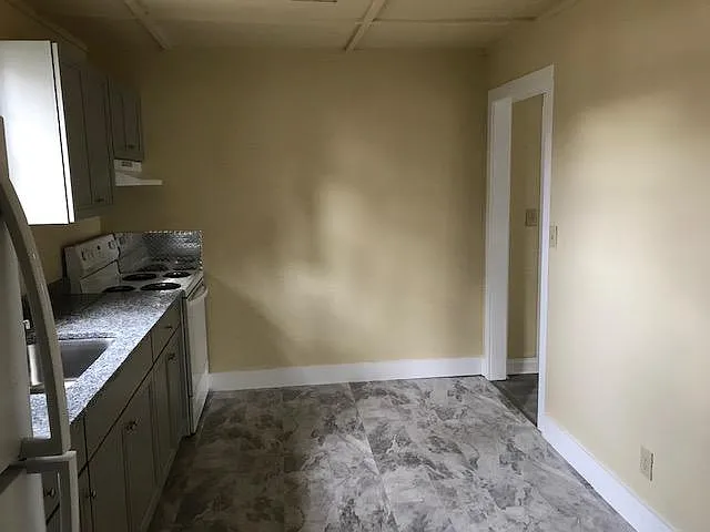 106 Locust St — Photo 6