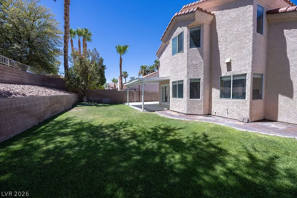 4 bed, 3.0 bath, 2036 sqft, $2,800 — Photo 3