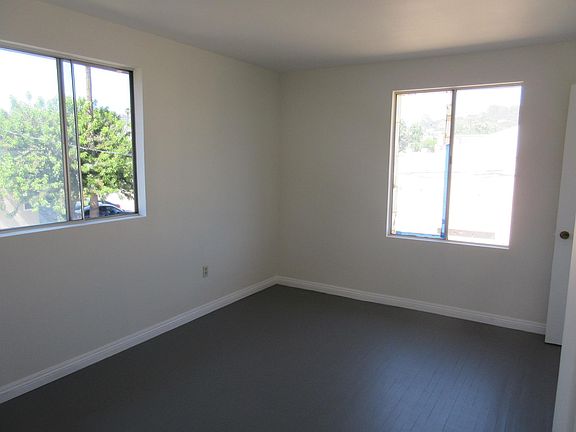 4th image of 2314 Langdale Ave #A