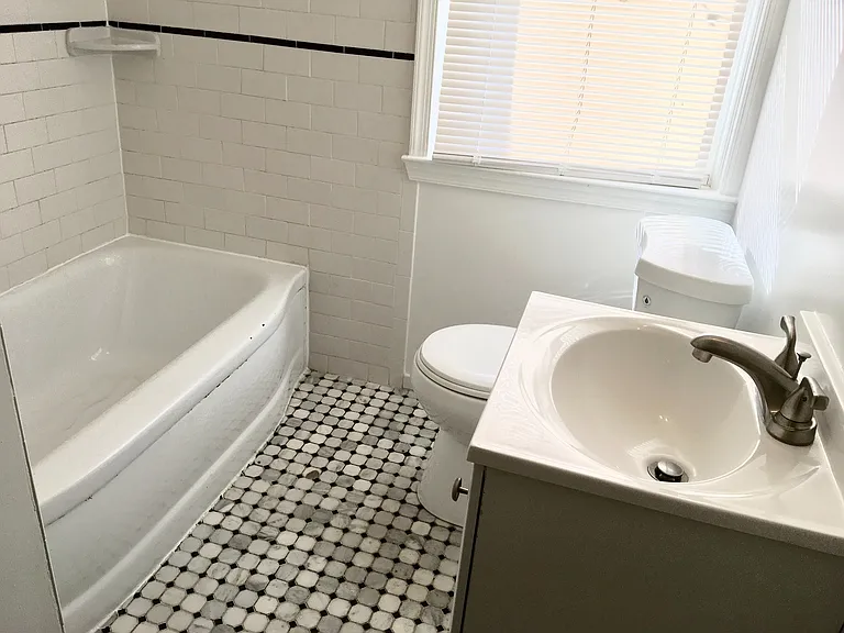 7226 Bridgewood Dr — Photo 15