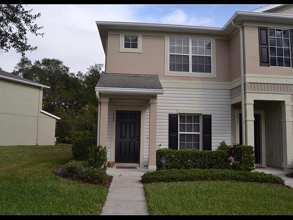 Main Entrance - Corner Unit