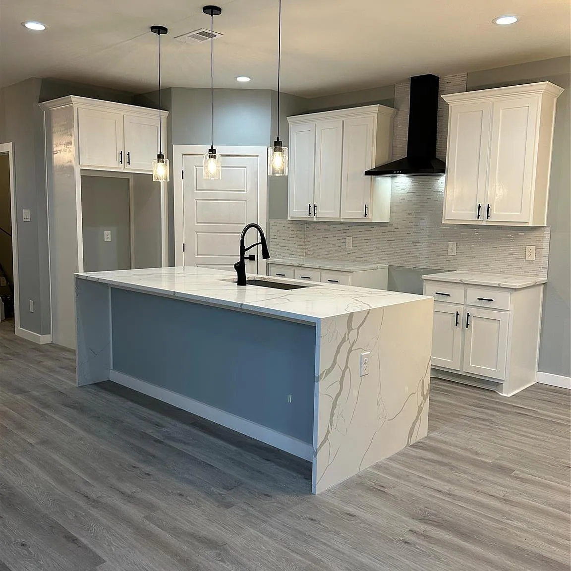 3 bed, 2.5 bath, 2140 sqft, $2,300 — Photo 4