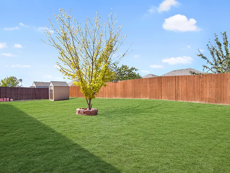 401 Dixon Dr — Photo 27