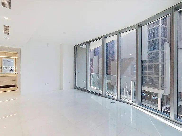 300 Biscayne Boulevard Way #506E — Photo 2