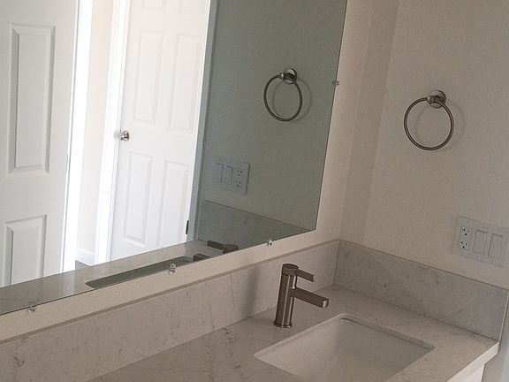 2nd image of 258 Alvarado St #3